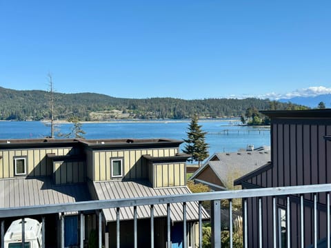Sooke Harbour Townhouse - Waterfront 2-Bed Rental House in Vancouver Island