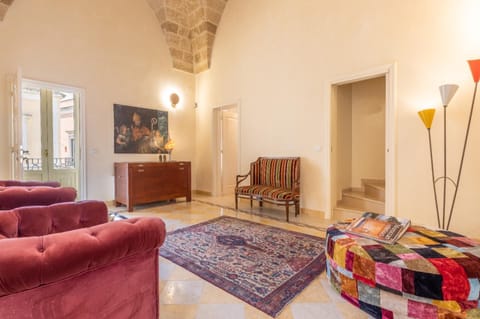 Living room, Seating area, Evening entertainment