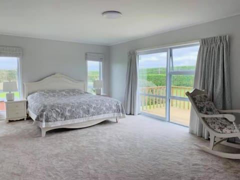 Besties West Auckland House in Auckland