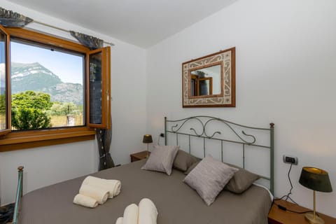 Natural landscape, Photo of the whole room, Bedroom, Mountain view