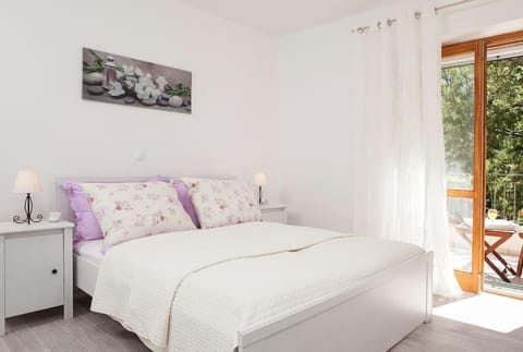 Charming stone villa Silva House in Tučepi