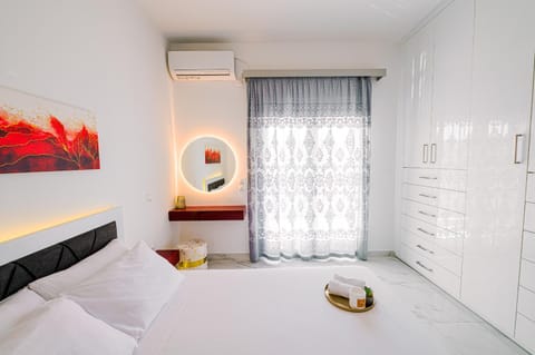 Bed, Photo of the whole room, Bedroom, air conditioner