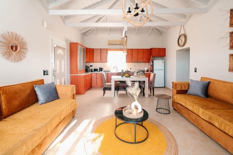 Kitchen or kitchenette, Living room, Seating area