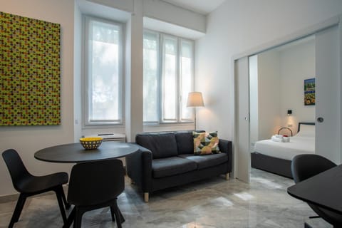 Bed, Living room, Photo of the whole room, Seating area