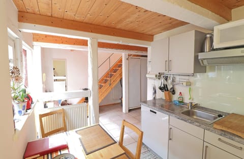 Kitchen or kitchenette, Dining area, dishwasher, minibar, stove