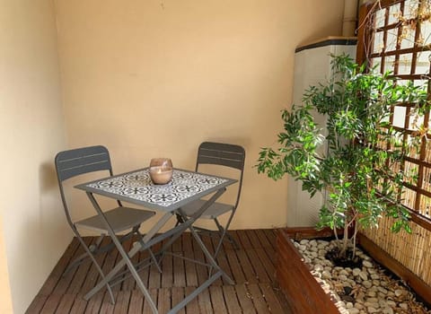 Grand studio avec coin nuit, proche mer et montagnes Apartment in Roquebrune-sur-Argens