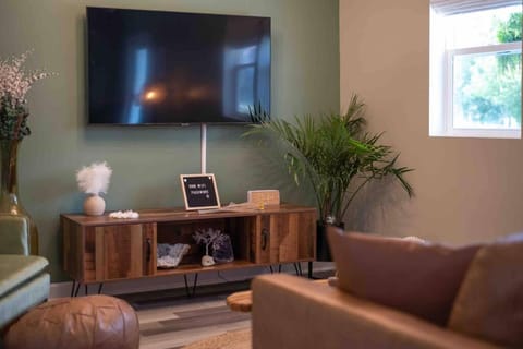 Home 15 min from Starved Rock and Chicago Skydive! House in Ottawa