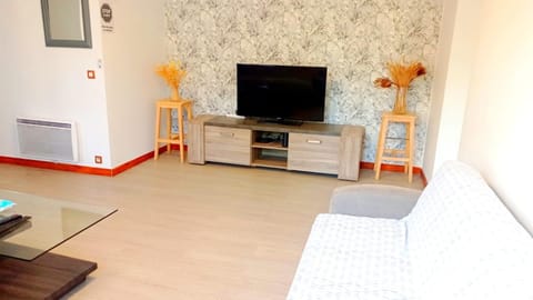Home DisneyLand Paris avec Parking wifi Apartment in Lagny-sur-Marne