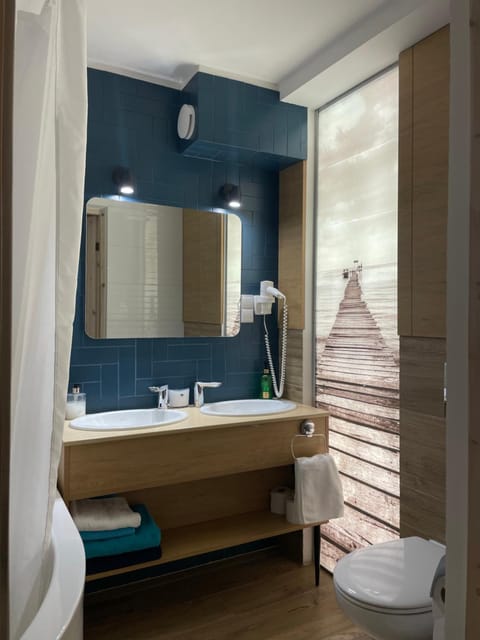 Shower, Bathroom, towels