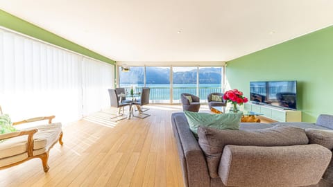 L'Eclat - vue imprenable sur le lac Apartment in Tresserve