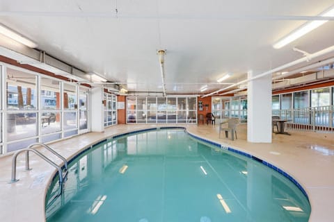 Ocean View All New Malibu Pointe Dream House in Crescent Beach