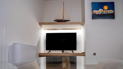 Maxblue 2 Apartment in Pireas