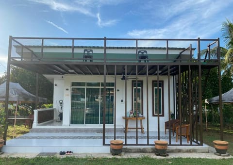 Property building, Patio, Facade/entrance, Garden, View (from property/room), Balcony/Terrace, Balcony/Terrace, Garden view