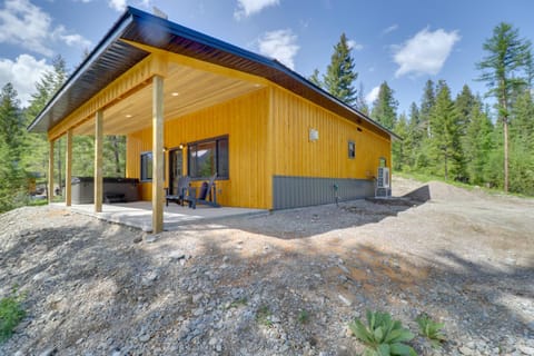 Lakeside Cabin Retreat with Private Hot Tub! Cabin in Flathead Lake