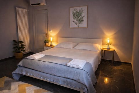 Bed, TV and multimedia, Bedroom, internet, towels, wardrobe, air conditioner, air conditioner