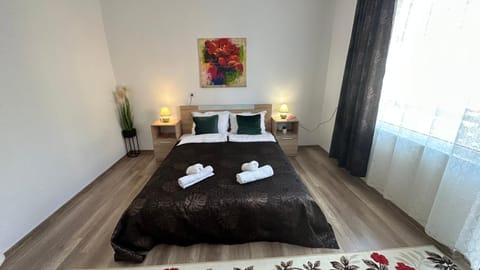 Bed, Balcony/Terrace, Photo of the whole room, Bedroom, locker, towels