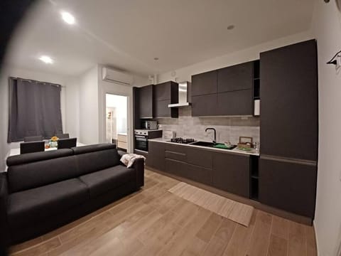 Kitchen or kitchenette, Living room, Seating area, minibar, pet friendly, stove