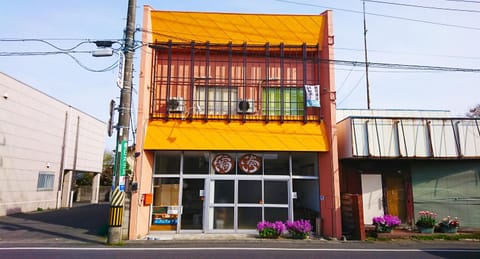 Property building, Day, Street view