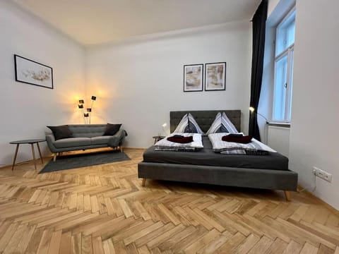 Bed, Living room, Photo of the whole room, Seating area, Bedroom