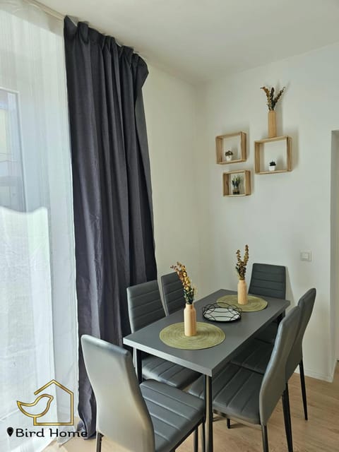 Bird Home Room 4 Apartment in Klagenfurt