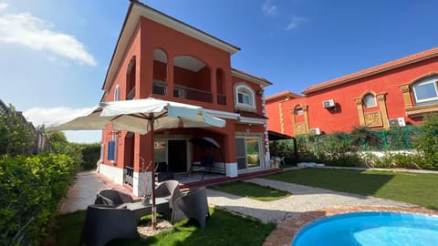 Property building, Garden, Garden view, Pool view, Swimming pool