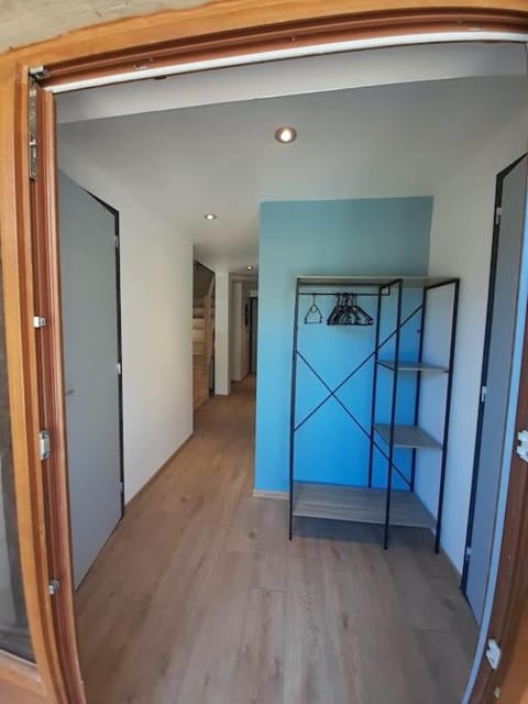 Facade/entrance, storage