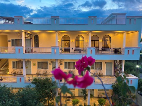 Property building, Patio, Day, Garden, View (from property/room), Balcony/Terrace, Garden view