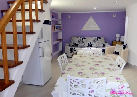 Living room, Seating area, Dining area, internet