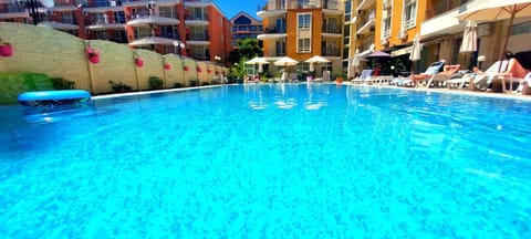 Pool view, Swimming pool