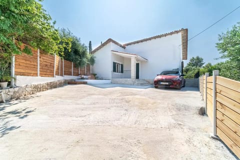 Property building, Parking