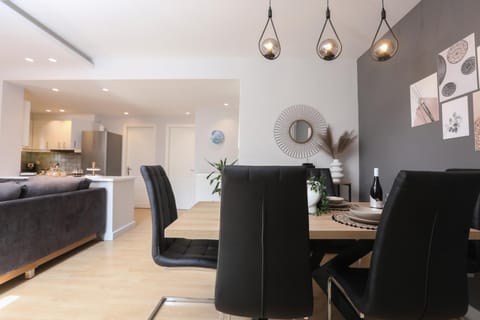 Living room, Dining area