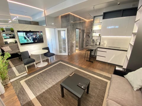 TV and multimedia, Kitchen or kitchenette, Living room