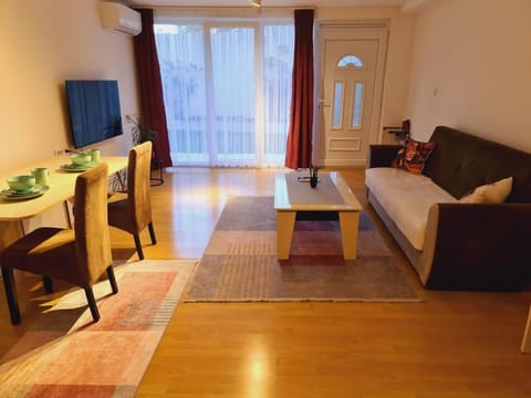 Prishtina's Oasis, CentreAtGrasp Apartment in Serbia