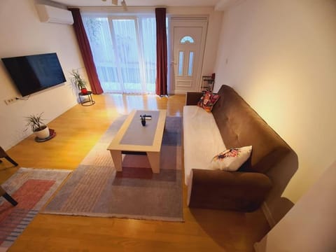 Prishtina's Oasis, CentreAtGrasp Apartment in Serbia