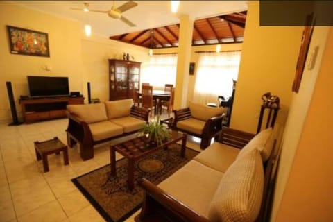 Communal lounge/ TV room, Living room, Seating area