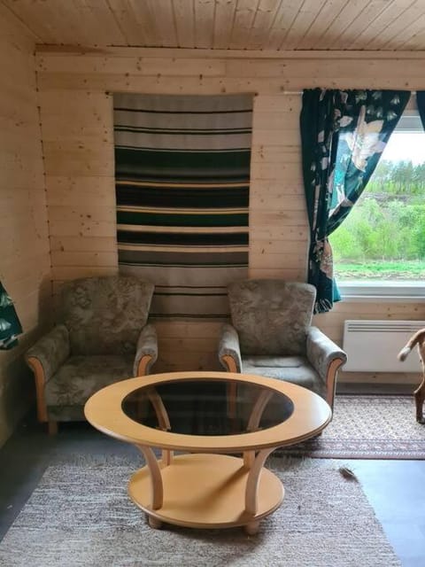 Mukavä mökki luonnon rauhassa maaseudulla. House in Finland