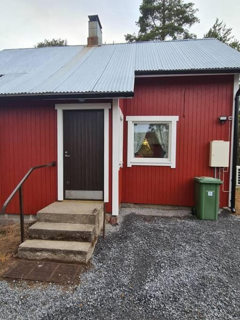 Mukavä mökki luonnon rauhassa maaseudulla. House in Finland