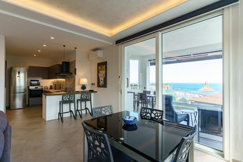 Communal lounge/ TV room, Bird's eye view, Kitchen or kitchenette, Photo of the whole room, Sea view