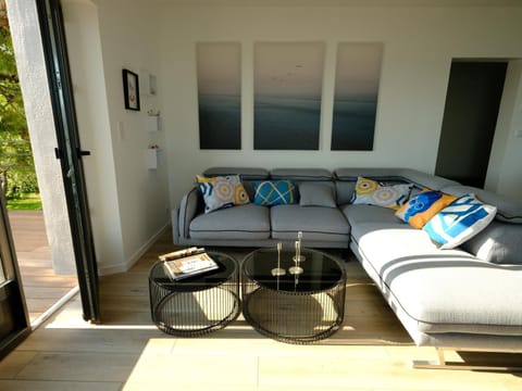 Le pavillon d'Eole-loft vue mer exceptionnelle Apartment in Saint-Vaast-la-Hougue