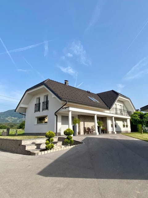 Property building, Day, Natural landscape, Mountain view