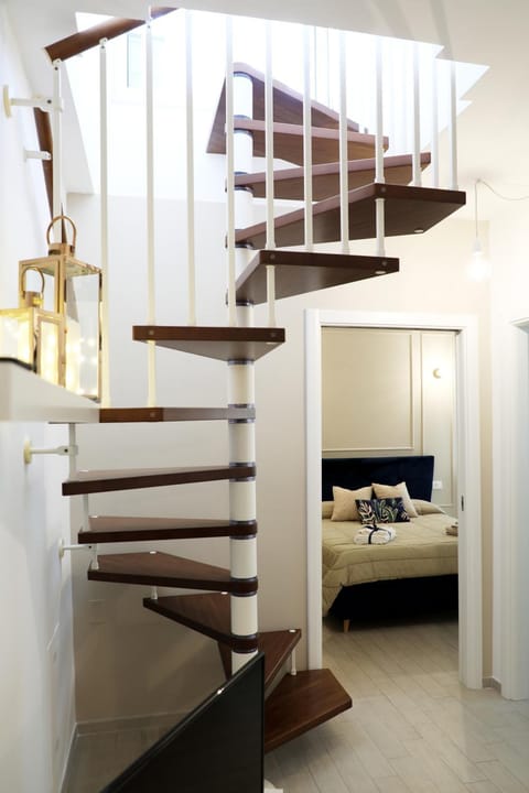 Photo of the whole room, Seating area