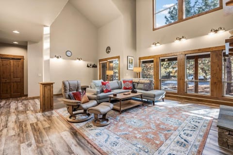 Pine House Retreat House in Bend