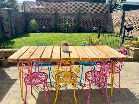 Patio, Garden, Dining area, Garden view