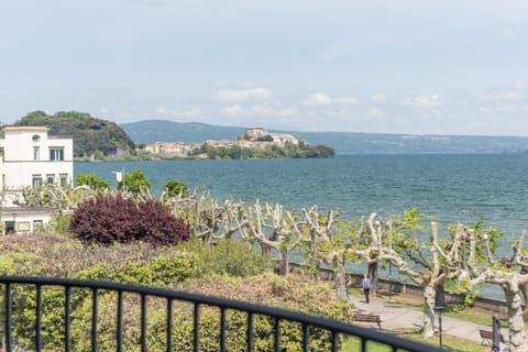 Nearby landmark, Spring, Day, Natural landscape, Lake view
