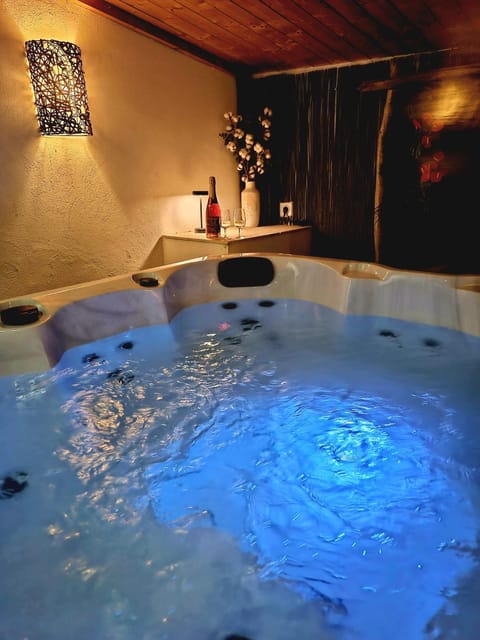 Hot Tub, Spa and wellness centre/facilities, Spa and wellness centre/facilities