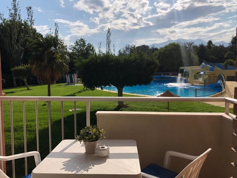 Mountain view, Pool view