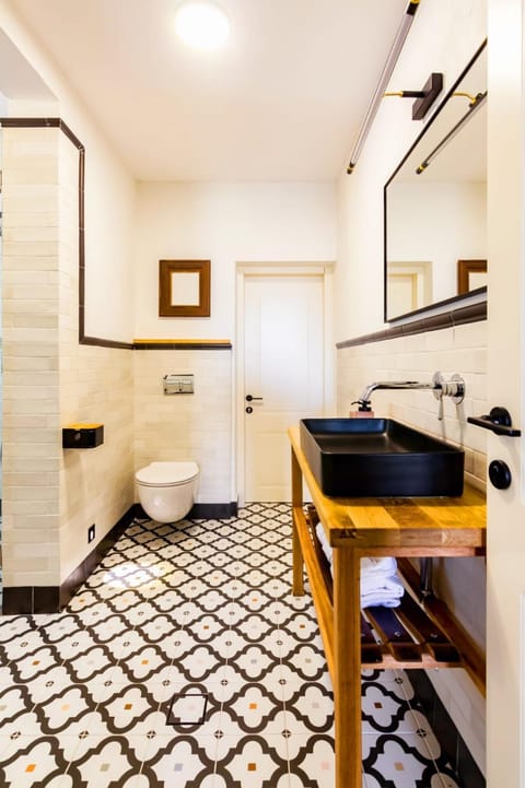 Toilet, Bathroom