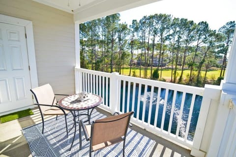 Massive Waterfront Pool Lakefront Condo Famous Barefoot Resort House in North Myrtle Beach