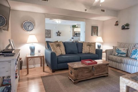 Oceanfront Penthouse in Paradise w Indoor Pool House in Crescent Beach