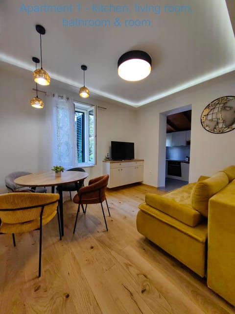 Communal lounge/ TV room, TV and multimedia, Living room, Seating area, Dining area, Evening entertainment